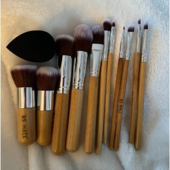 New Makeup Brush Set 11Pcs Bamboo Synthetic Kabuki Brush Set - Picture 2 of 2